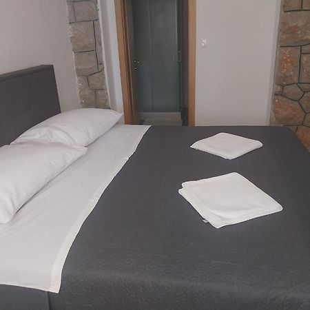 Apartmani I Sobe Grga Starigrad Paklenica Exterior foto