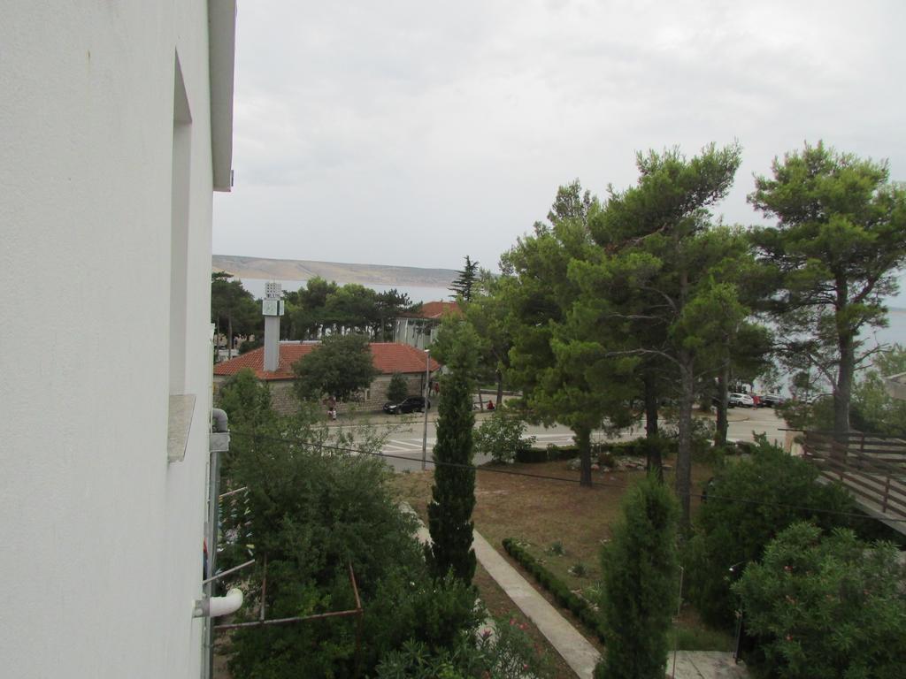 Apartmani I Sobe Grga Starigrad Paklenica Quarto foto
