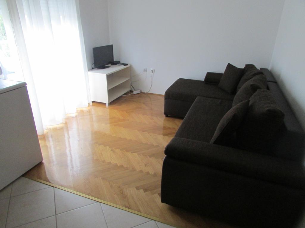 Apartmani I Sobe Grga Starigrad Paklenica Quarto foto