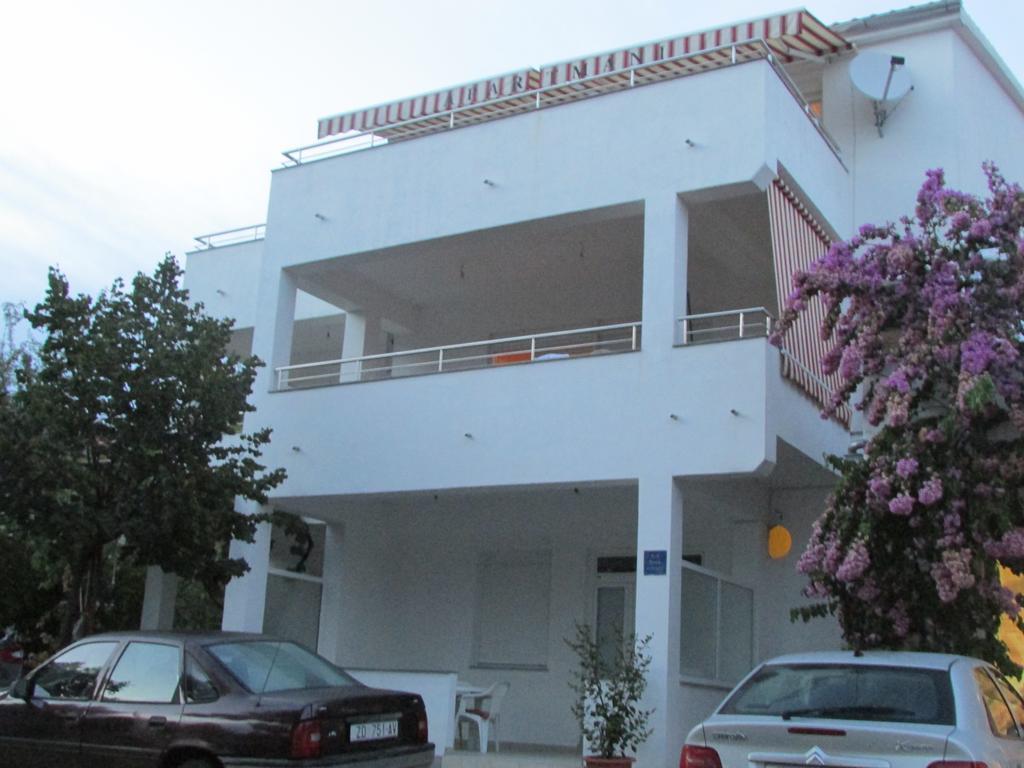 Apartmani I Sobe Grga Starigrad Paklenica Quarto foto