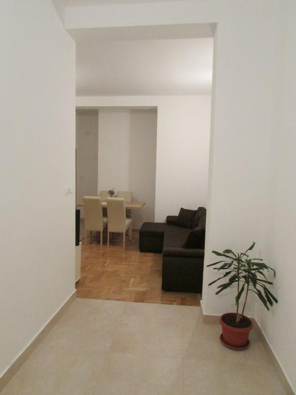 Apartmani I Sobe Grga Starigrad Paklenica Quarto foto