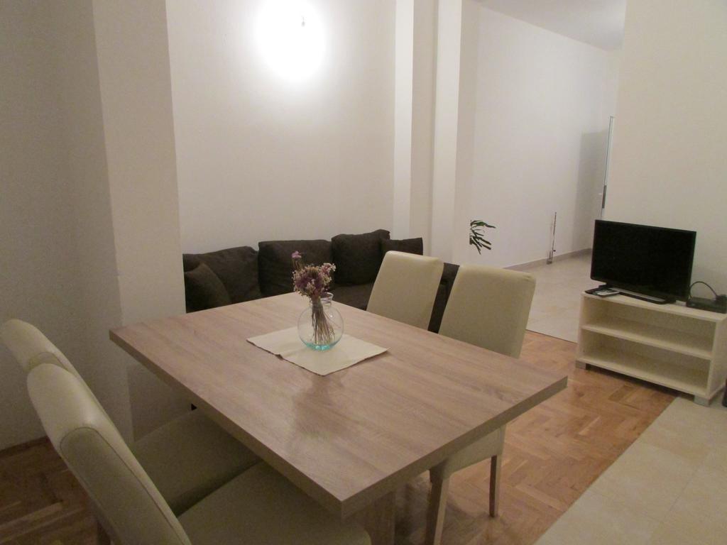 Apartmani I Sobe Grga Starigrad Paklenica Quarto foto