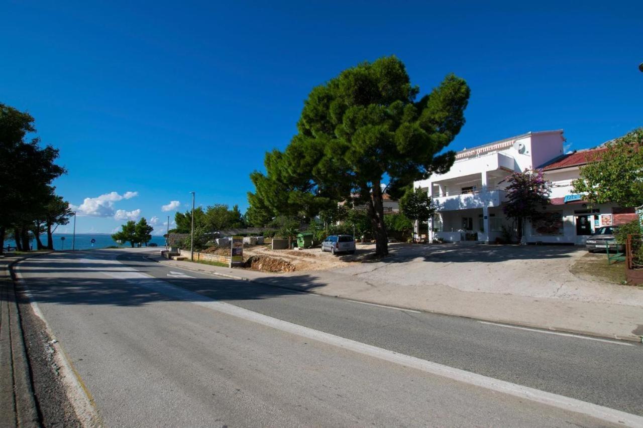 Apartmani I Sobe Grga Starigrad Paklenica Exterior foto