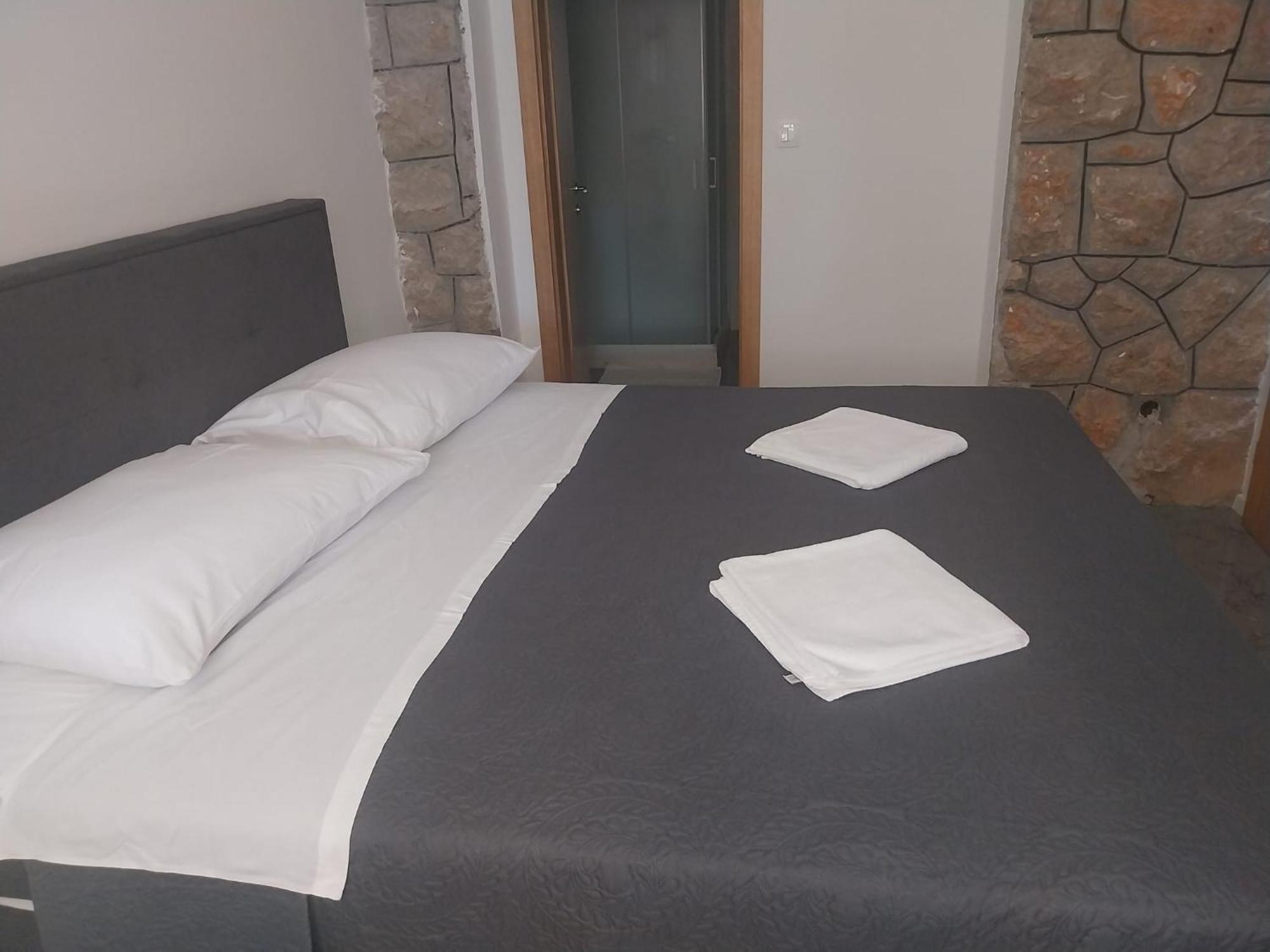 Apartmani I Sobe Grga Starigrad Paklenica Exterior foto