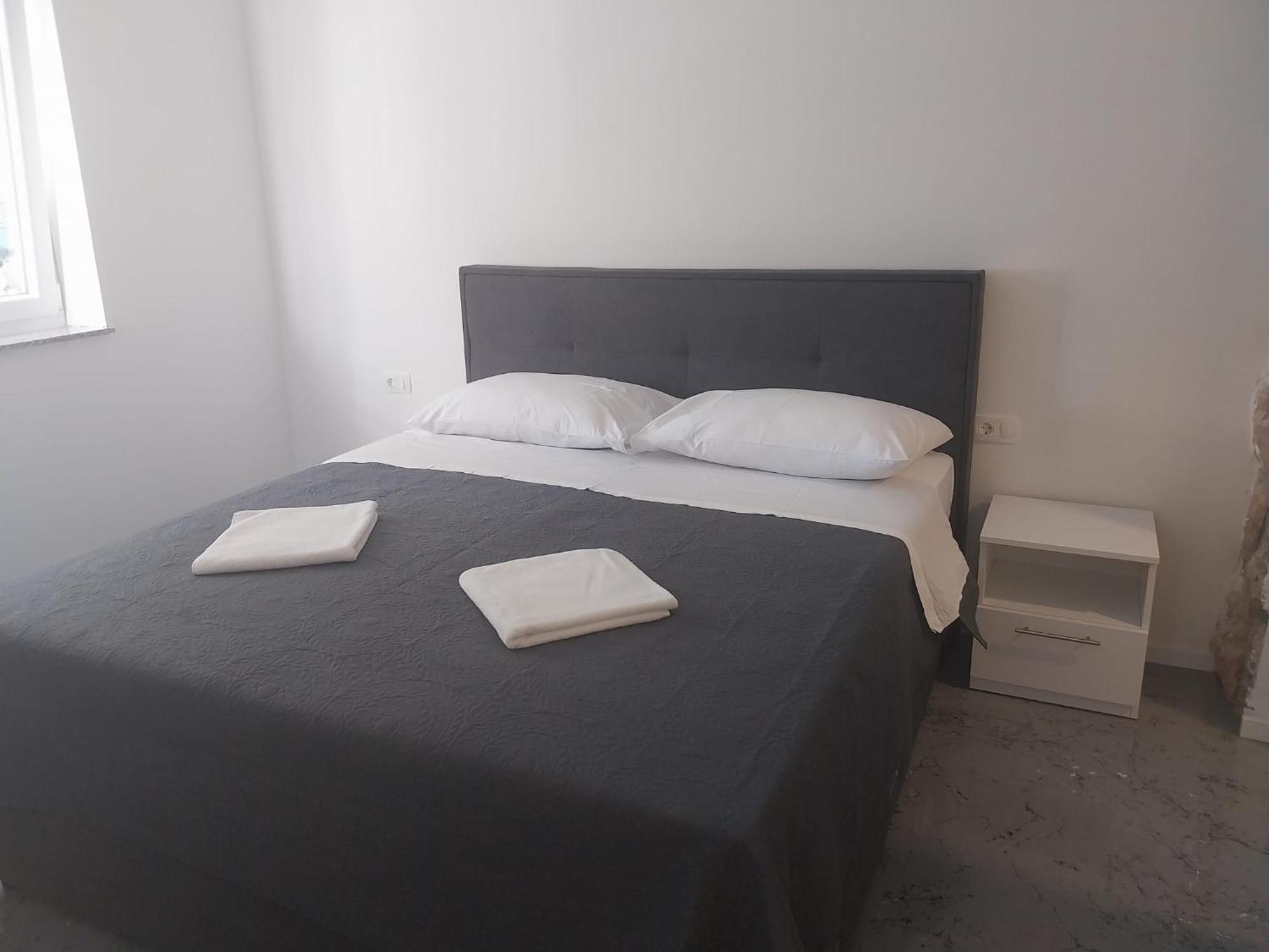Apartmani I Sobe Grga Starigrad Paklenica Exterior foto