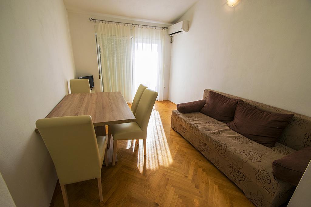 Apartmani I Sobe Grga Starigrad Paklenica Exterior foto