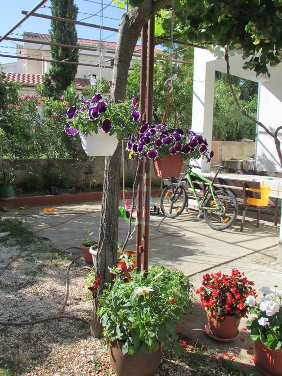 Apartmani I Sobe Grga Starigrad Paklenica Exterior foto
