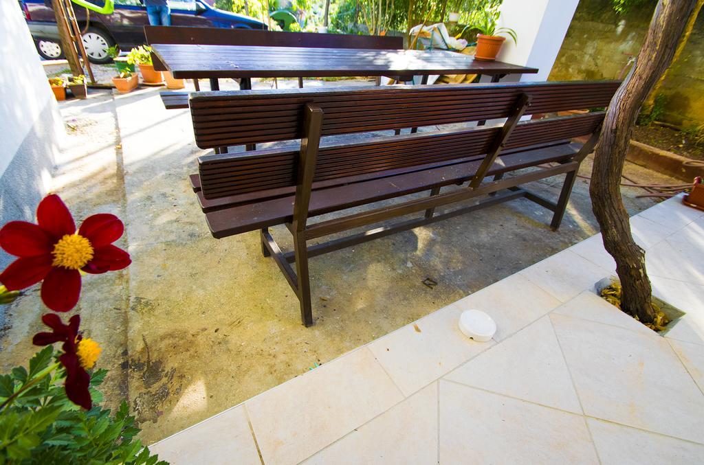 Apartmani I Sobe Grga Starigrad Paklenica Exterior foto