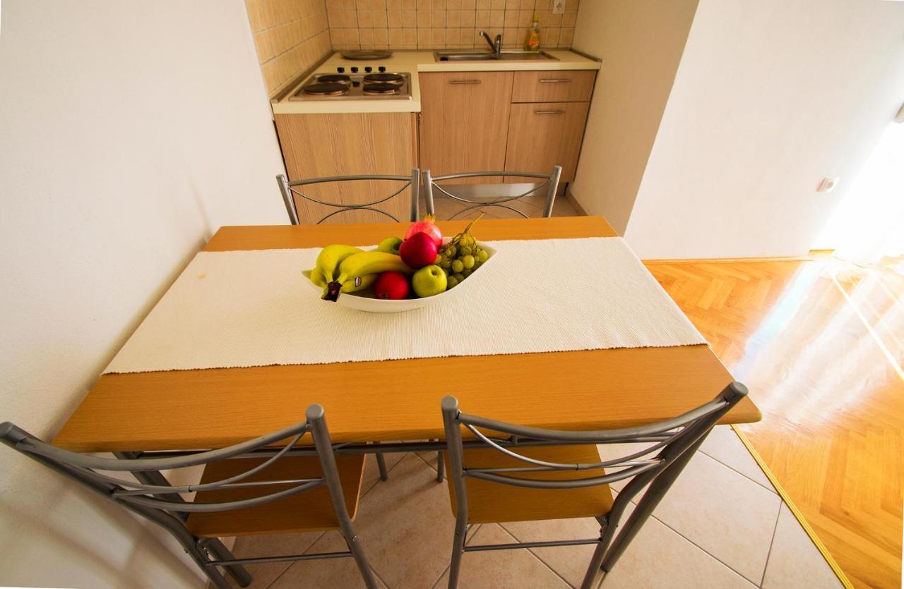 Apartmani I Sobe Grga Starigrad Paklenica Exterior foto